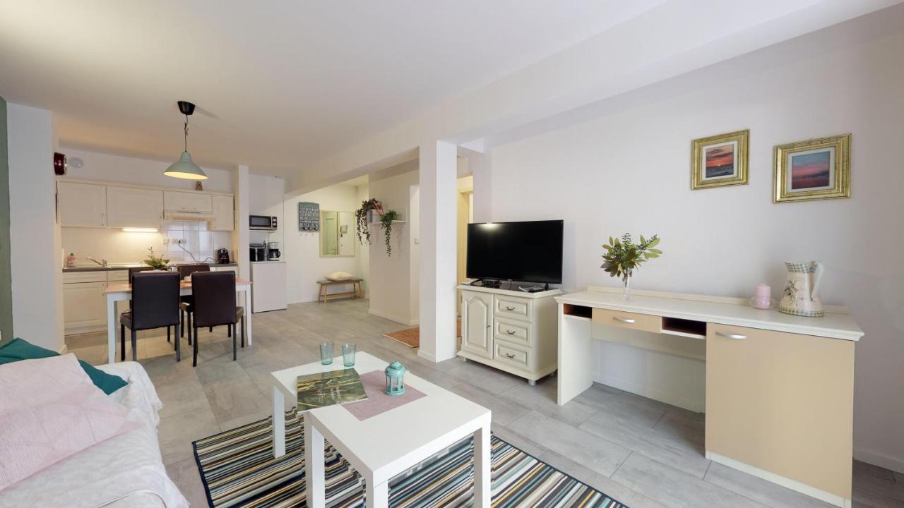 Mirta Deluxe Superior 5 Star Apartment, Your Piece Of Heaven By The Sea & Park, With Sea & Park View Novigrad Istria Εξωτερικό φωτογραφία